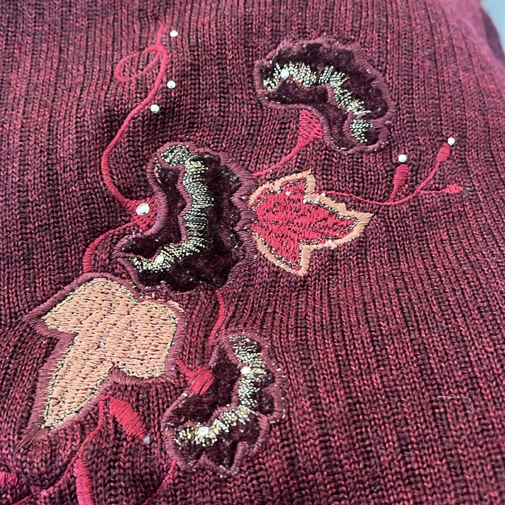 Vintage Burgundy 3/4 sleeve Sweater/Cardigan Button up w/beads & embroidery - Picture 12 of 15